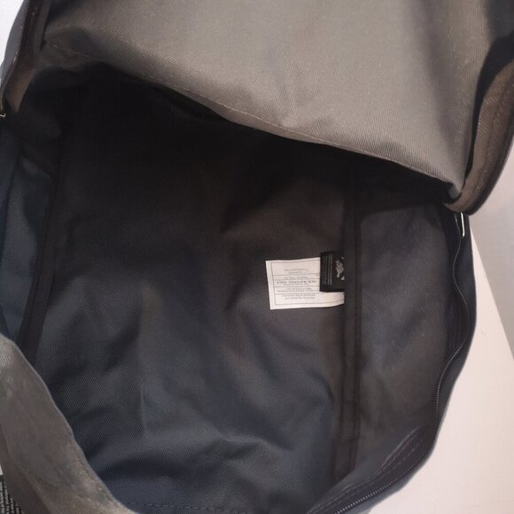 NWT Roots Kids Grey Lightweight Rain Resistant Backpack - Picture 10 of 12
